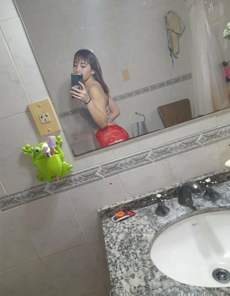 mewslut star high quality photos