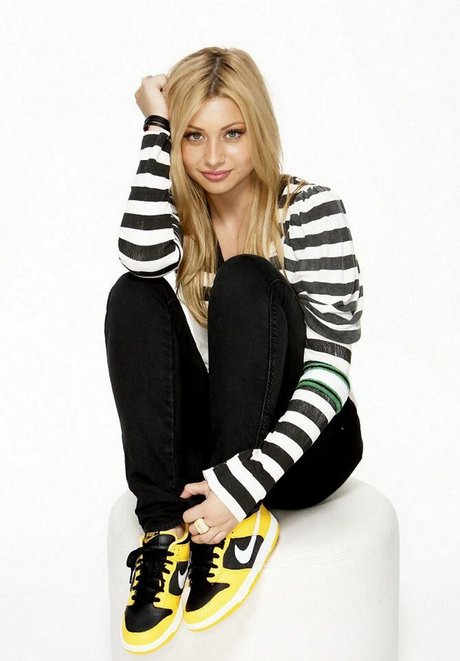Aly Michalka pornstar exclusive pic