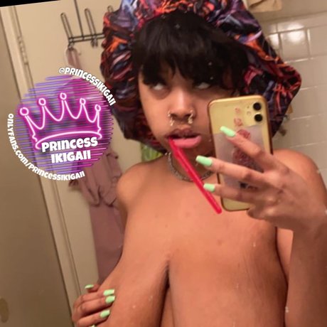 Naughty Kitty Ikigaii sexy model gallery