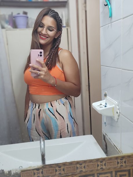 Daira Ailen sexy actress images