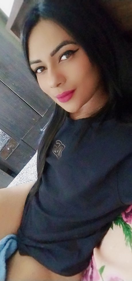 Clo santtos exclusive actress image