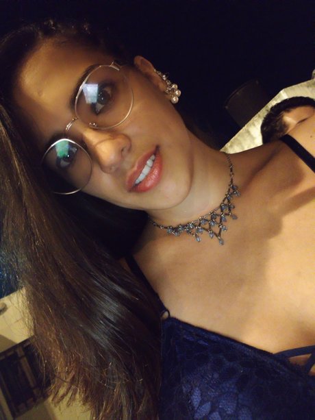 Dani Zak adult model img