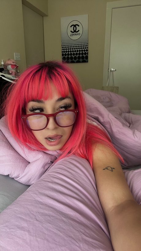 perfect angel model naked picture