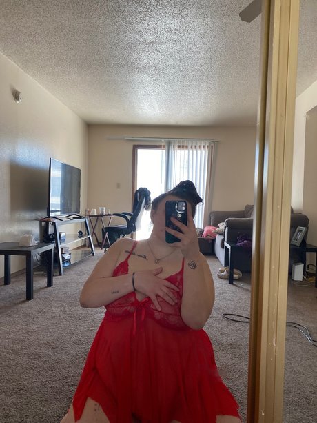 Cumslut_ sex model photo