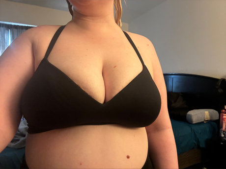 Private E Main account pornographic model image