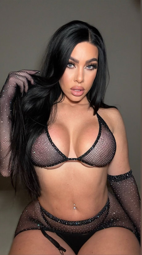 Peaches Paradise_ pornstar naked img