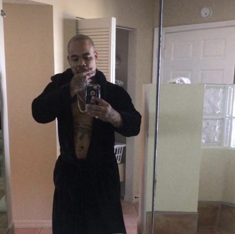 Demon Dick Domino model hot pics