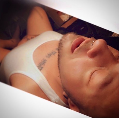 Queer Stoner model top archive