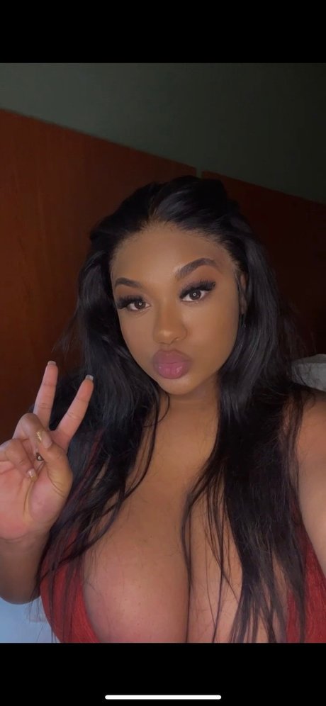 Queen Angela top model pic