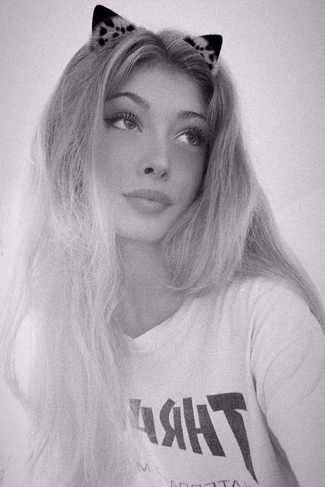 Diana Rose porn model gallery