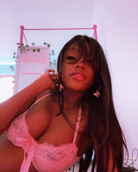 Lay_ pretty actress image