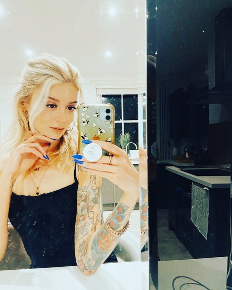 Quirkk pornstar nice galleries