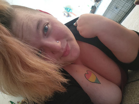 Quinndom model hd photos