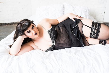 Eliza Von Trapp erotic star images