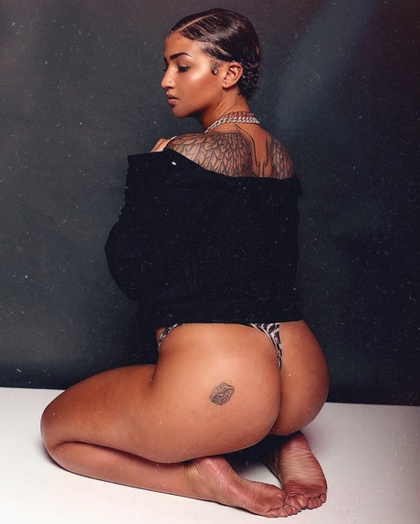 Queen Bina model free picture