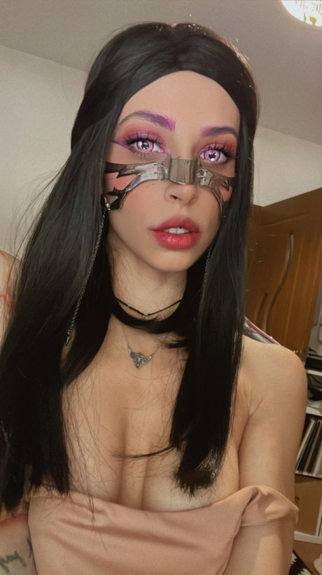 Delfina Free star naked pics