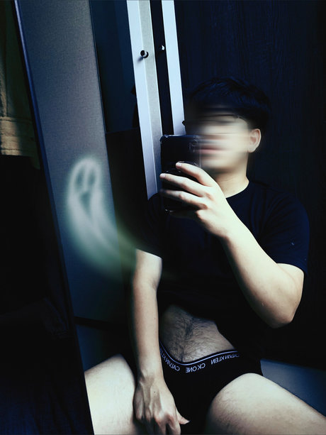 DCHREALx erotic model image