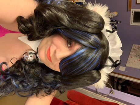 Chunky lesbian Cosplayer porn model image