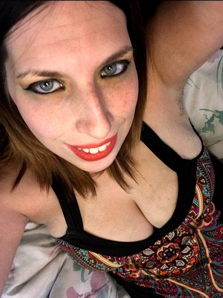 Dezy Rezin star exclusive photo