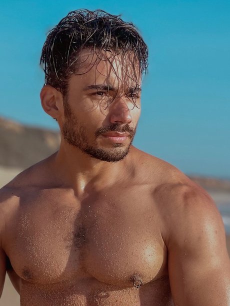 Rafael Ferreira sexy actress picture