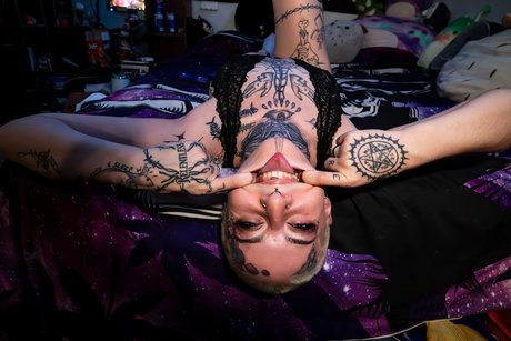 Ditzy Pixie model art galleries