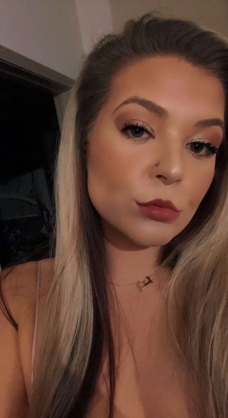 Emi Baby pornographic model picture