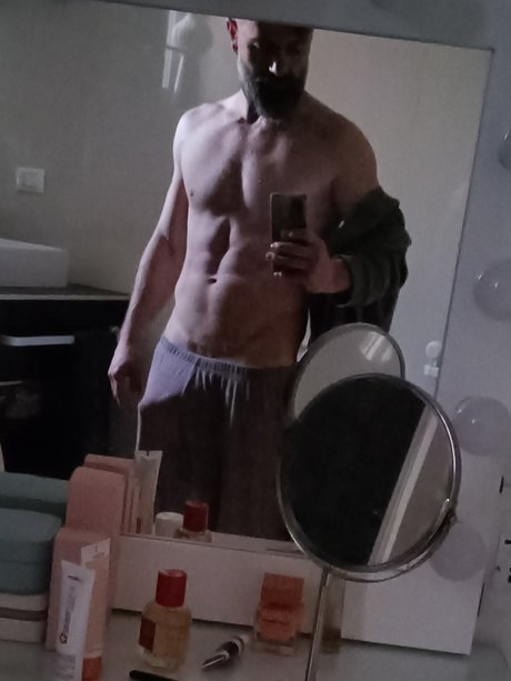 Ramun star nude image