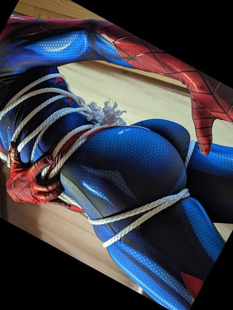 _Friendly Neighborhood Raskal_ star top photo