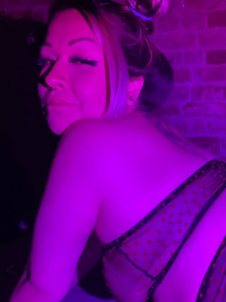 BEE NOT POSTING ANYMORE art actress photo