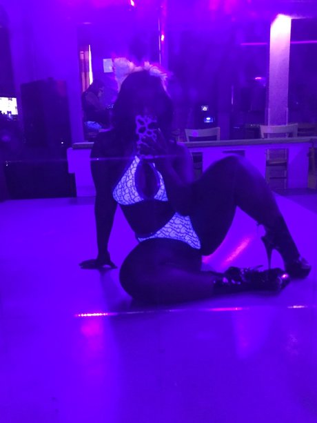 REMY RED 1738 free actress photos