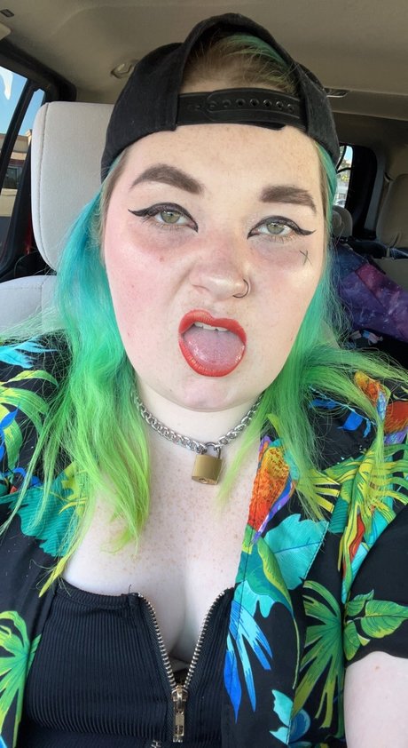 Delinquent Goddess star sexy galleries