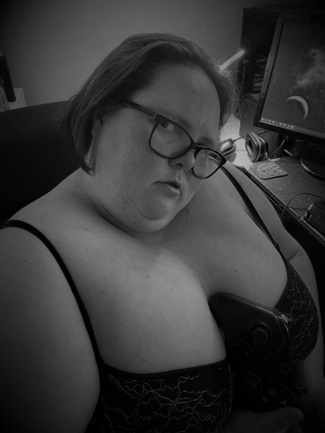 Red and Bubbly BBW pornstar sex picture