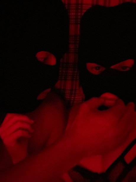 Redlightessence model sex gallery