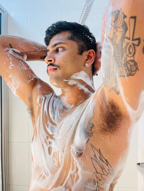 Romeo The Devil model erotic images