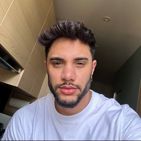 RobisRamires pornographic star pic