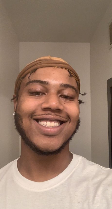 Robby_ naked star img