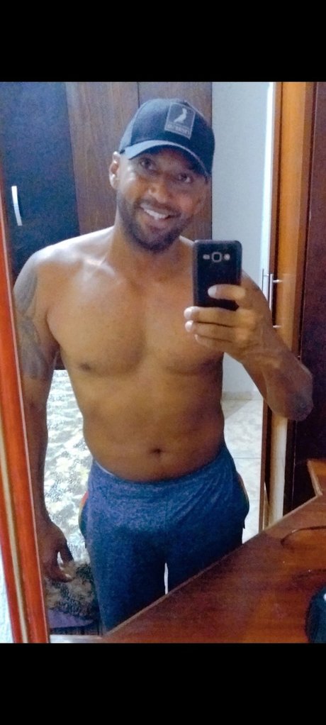 Roblove pornographic star pic