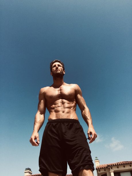 Ryan Mclane pornographic model pic