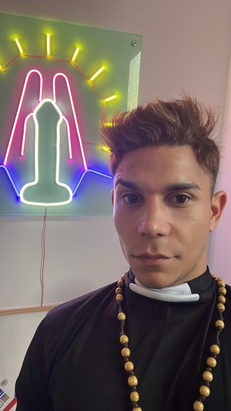 Ruega por Nosotros star erotic image