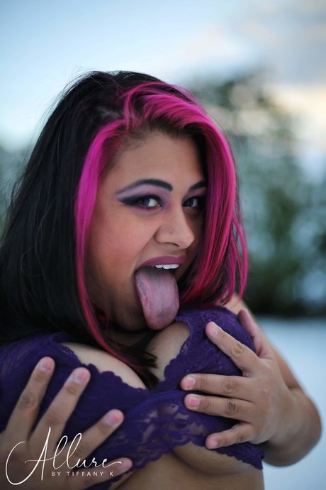 Curvy and fun_ exclusive star pictures