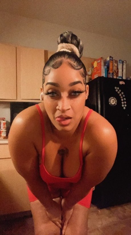 Candyyy_ model beautiful pics