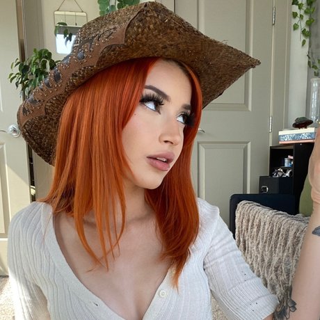 Aveda model nice pic