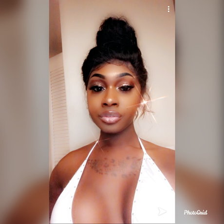 RoseDaHunter model nude pics