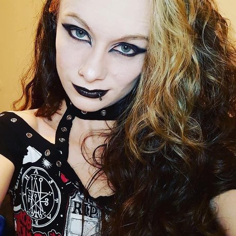 Sajmyne nude model image