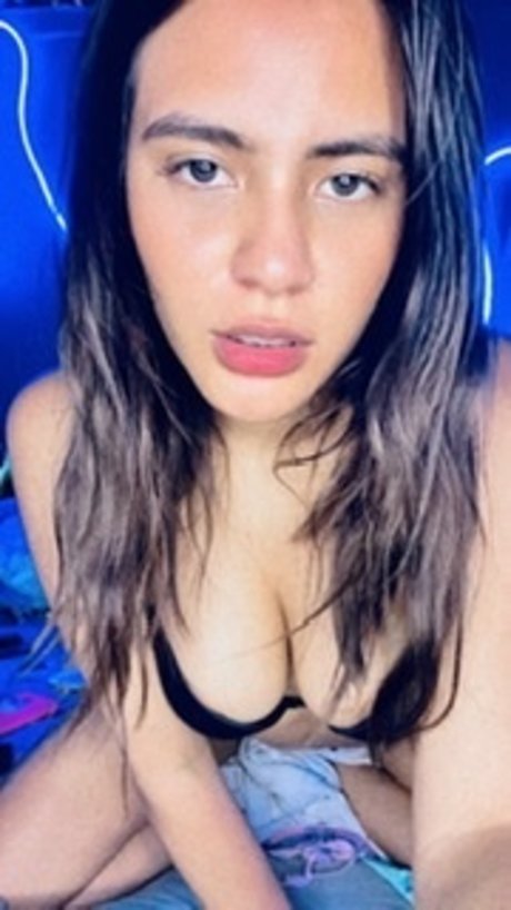 Saday Rivera beautiful model image