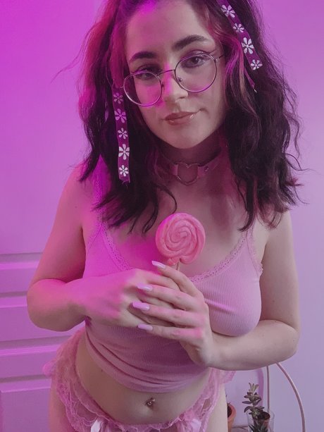 Blue Velvet nudes actress image