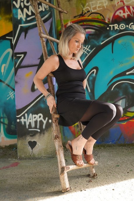 Sabdeluxe Foot Fetish Goddess free actress gallery