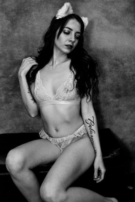 Sage Henderson model adult galleries