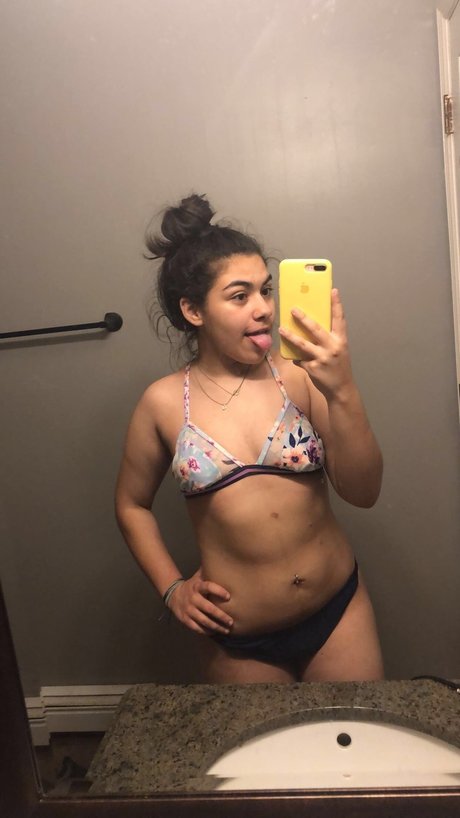 S1utan sexy actress picture