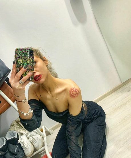 axalrnaed nudes actress gallery